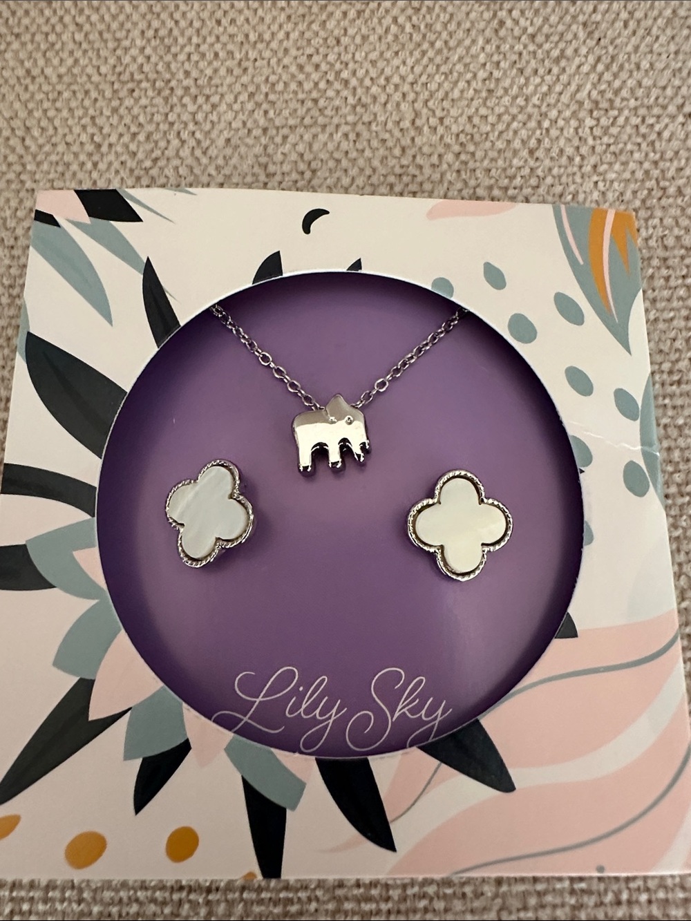 Lily Sky White Clover Stud Earrings & Silver Elephant Necklace set